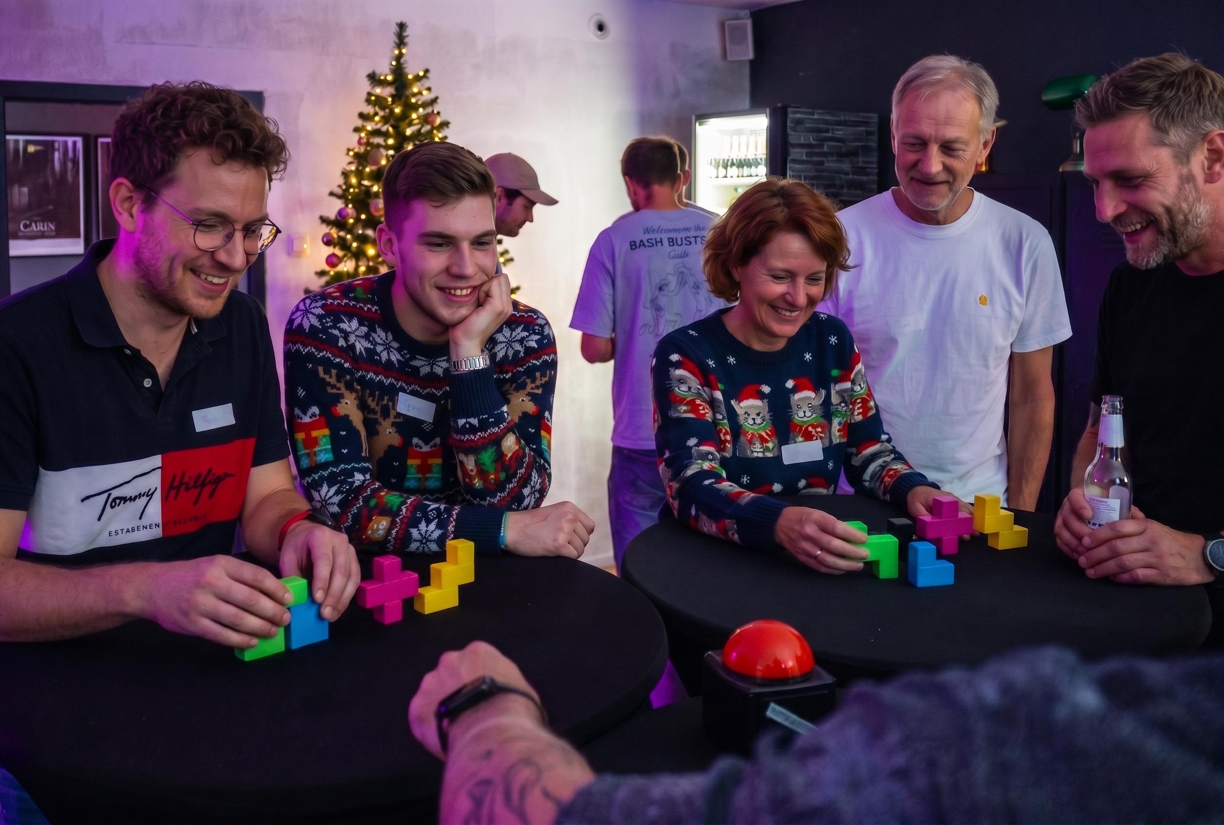 Moderierte BashBusters Gameshow-Gruppe bei einer Firmen-Weihnachtsfeier